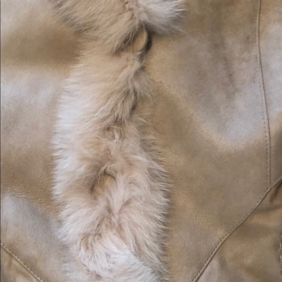 M Real sheepskin coat fits more like S - Picture 9 of 10